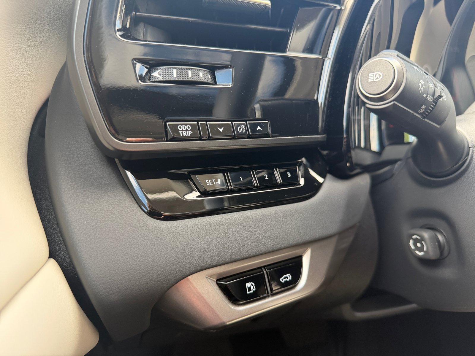 Used 2025 Lexus RX 350 Premium Plus w/ Convenience Package AWD/4WD image 12