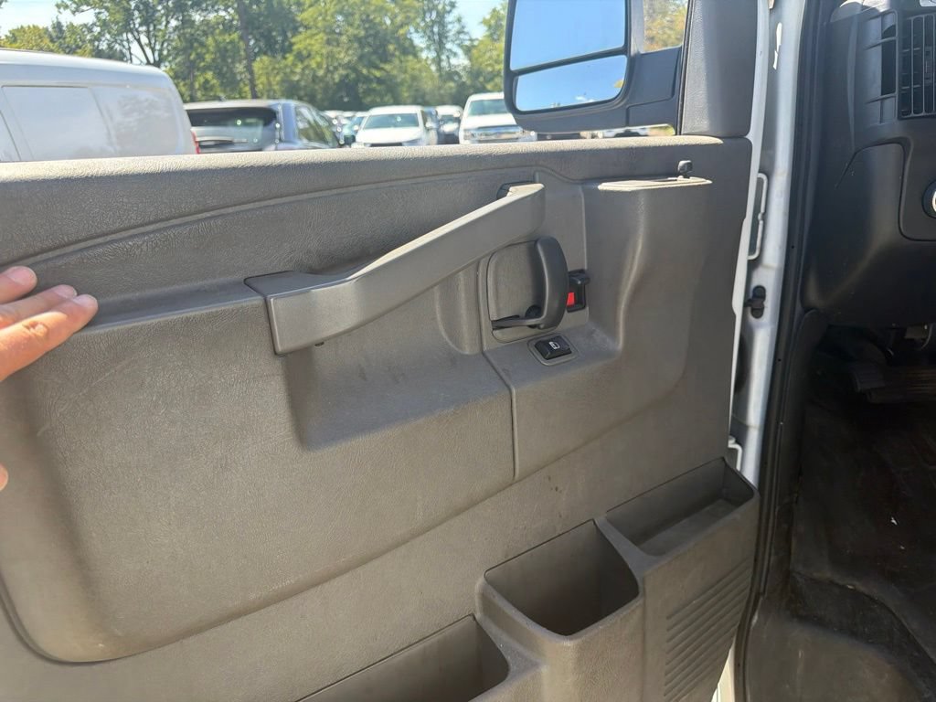 Used 2022 Chevrolet Express 2500 w/ Driver Convenience Package RWD image 11