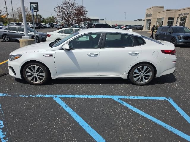 Certified 2019 Kia Optima S FWD image 3