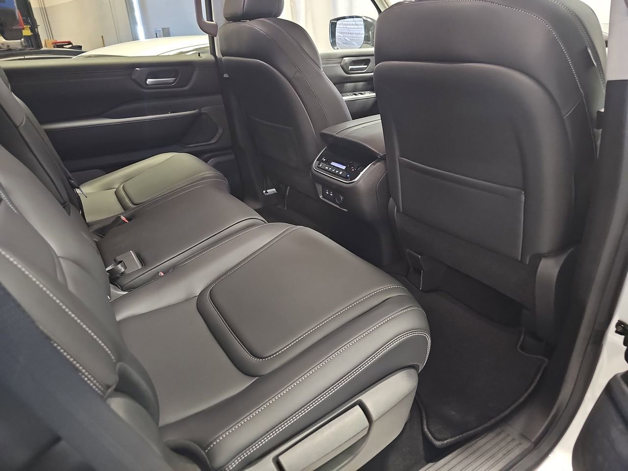 New 2025 Nissan Armada SV image 11