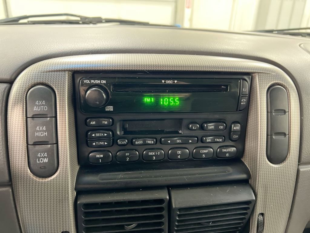 Used 2004 Ford Explorer XLT image 14