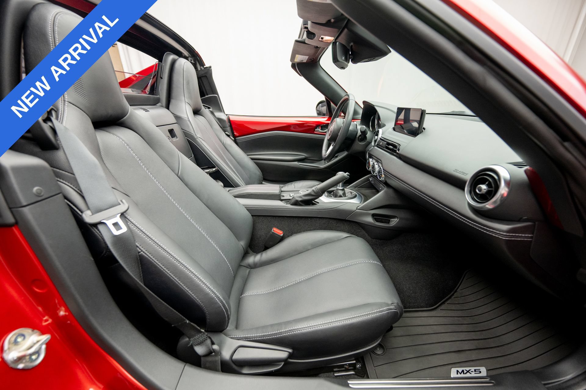 Used 2024 MAZDA MX-5 Miata RF Grand Touring RWD image 12
