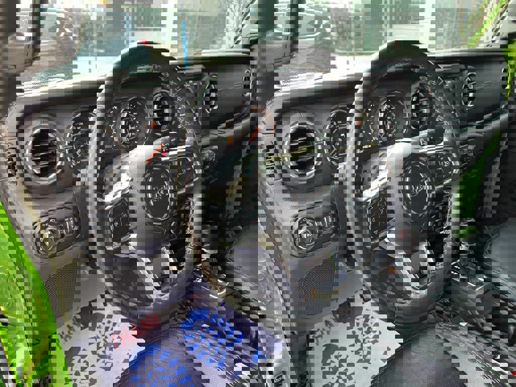 Used 2018 Jeep Wrangler Unlimited Sahara image 6