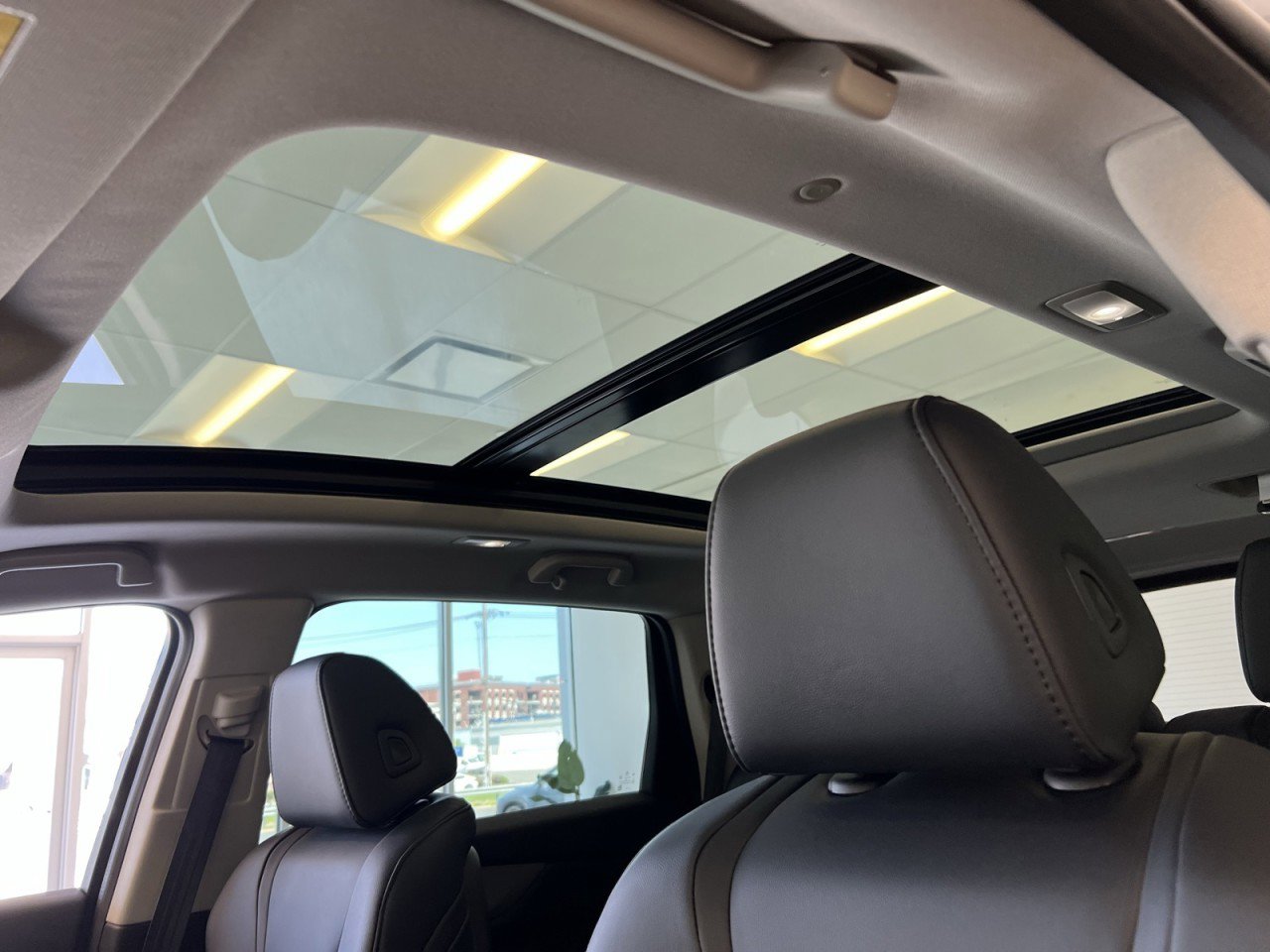 Used 2023 Acura MDX SH-AWD image 30