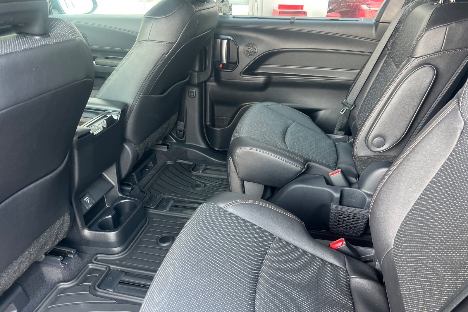New 2026 Toyota Sienna Limited AWD/4WD image 9