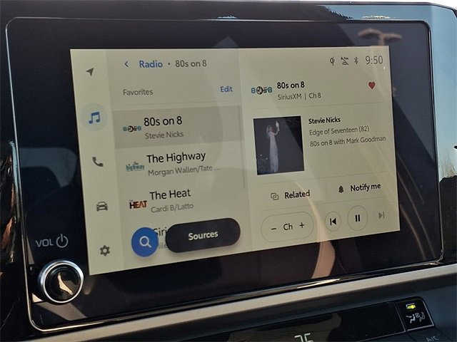 Used 2025 Toyota Camry SE image 16