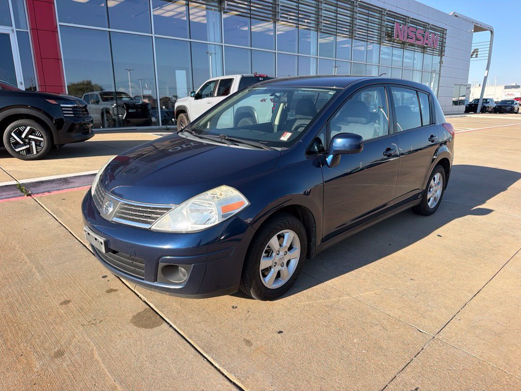 Used 2008 Nissan Versa Hatchback w/ Convenience Pkg FWD image 1