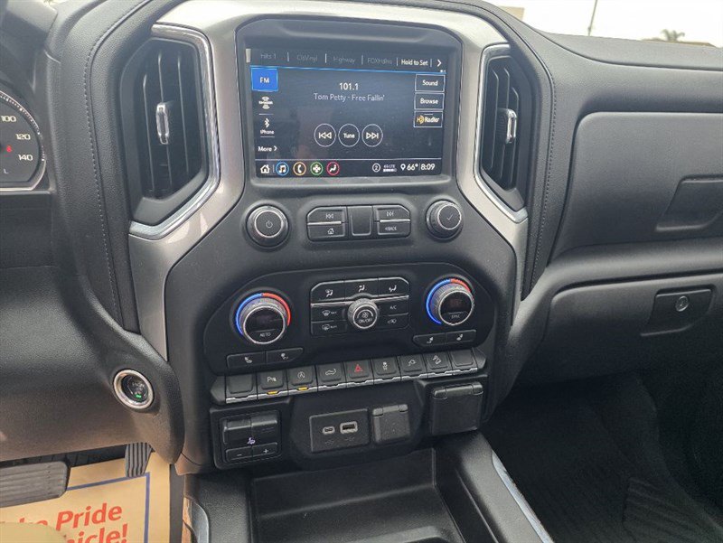 Used 2020 Chevrolet Silverado 1500 LT Trail Boss w/ Midnight Edition AWD/4WD image 31