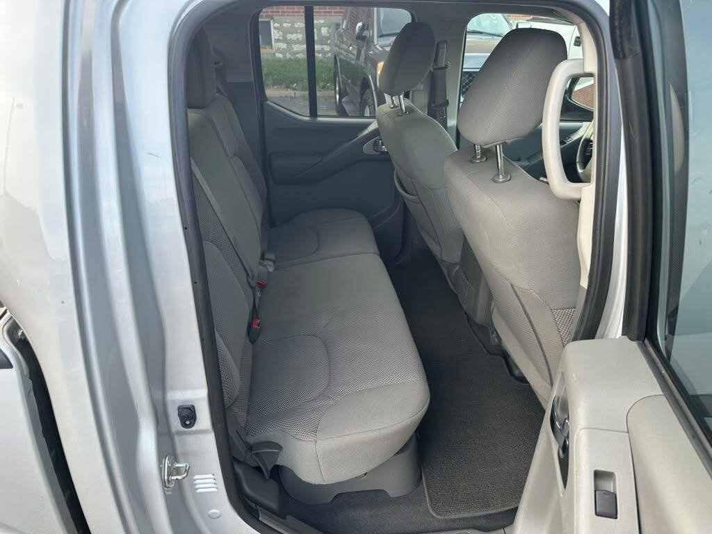 Used 2020 Nissan Frontier SV w/ Midnight Edition Floor Mats RWD image 21