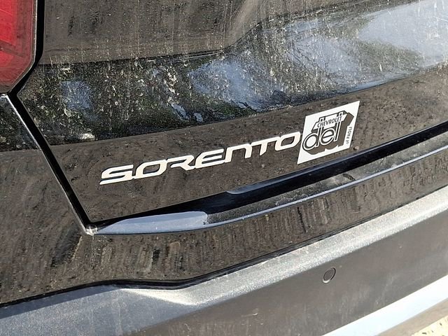 Used 2024 Kia Sorento S image 9