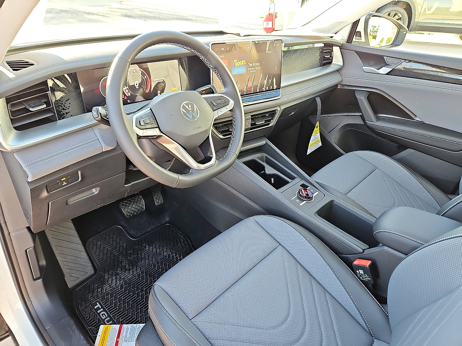 New 2026 Volkswagen Tiguan SE image 13