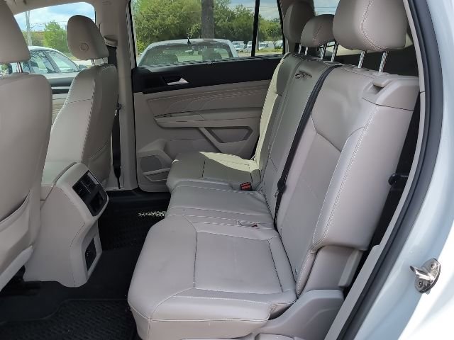 Certified 2022 Volkswagen Atlas SE w/ Black Wheel Package FWD image 23