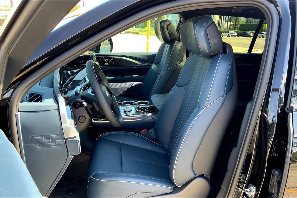 Used 2025 Cadillac Escalade IQ Luxury 2 image 12