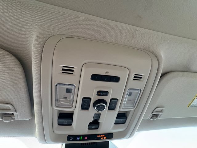 Used 2023 GMC Yukon XL Denali AWD/4WD image 25