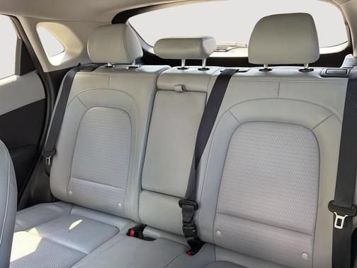 Used 2018 Hyundai Kona Limited AWD/4WD image 13