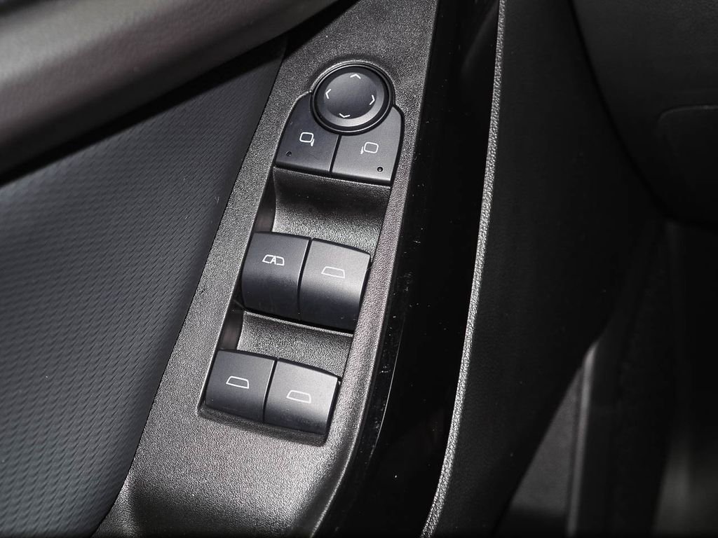 Used 2025 Chevrolet Equinox LT image 24