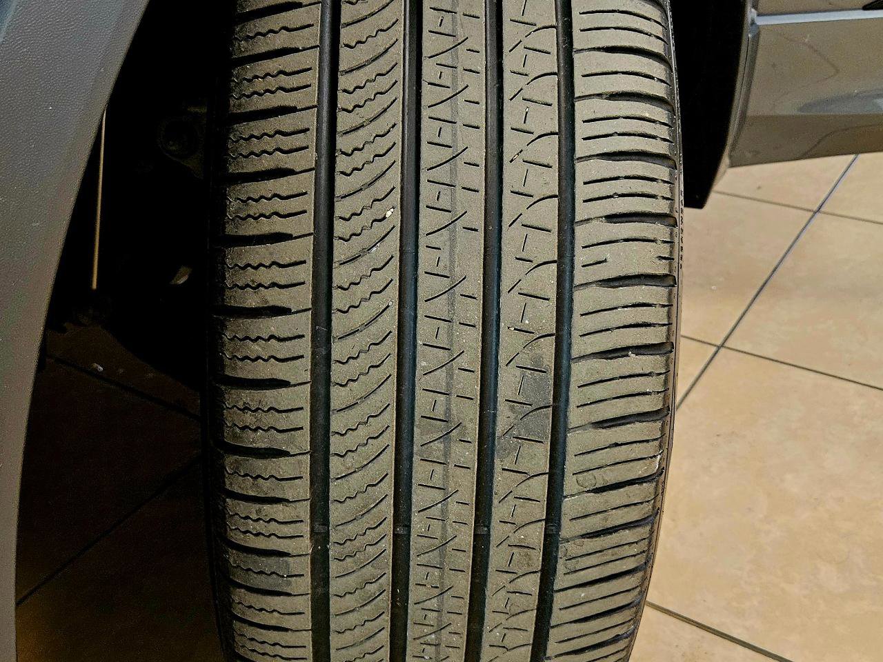 Used 2024 Volkswagen Tiguan SE R-Line image 36