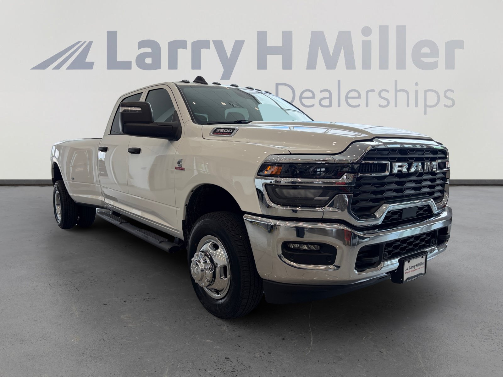 New 2026 RAM 3500 Tradesman AWD/4WD image 7