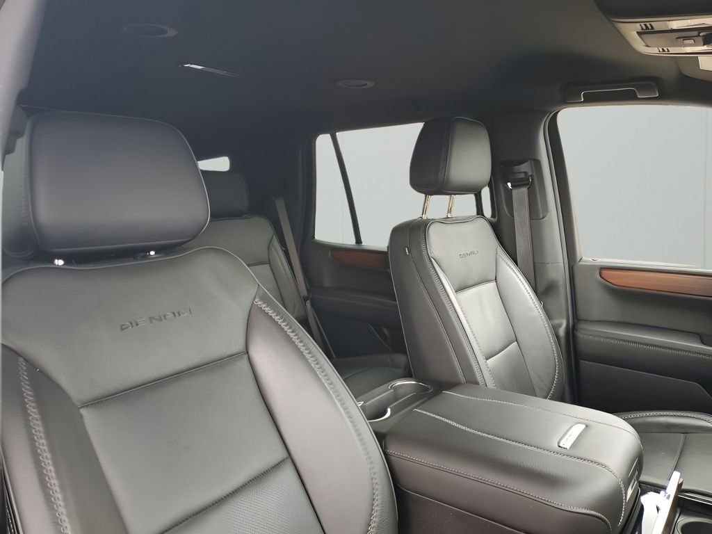 Used 2025 GMC Yukon Denali image 15