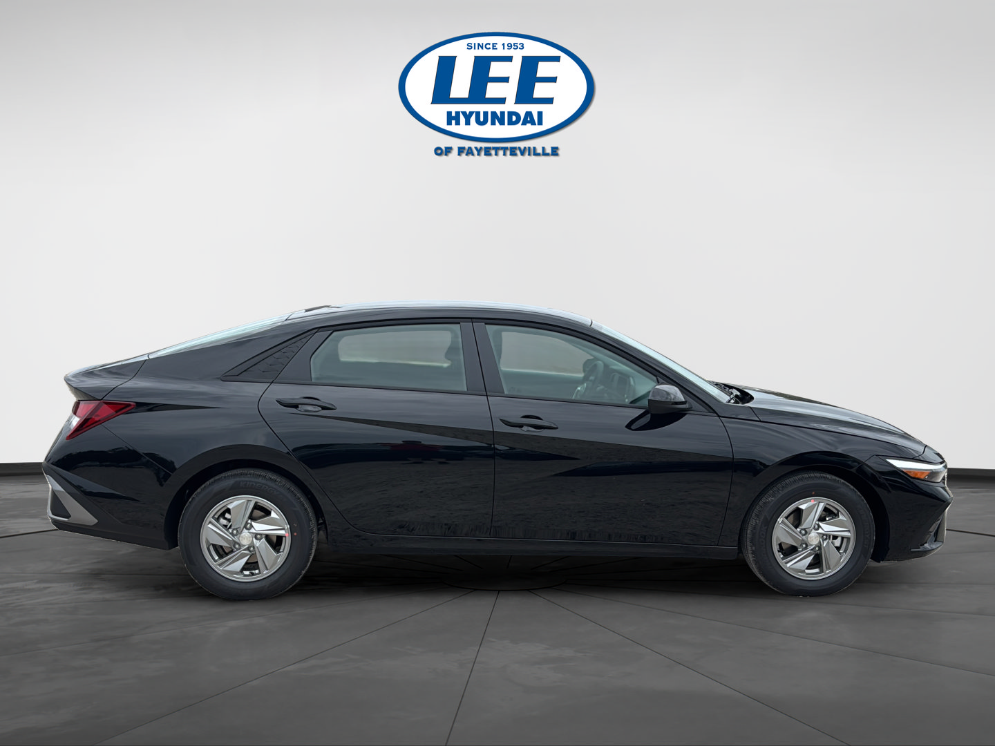 New 2026 Hyundai Elantra SE FWD image 2