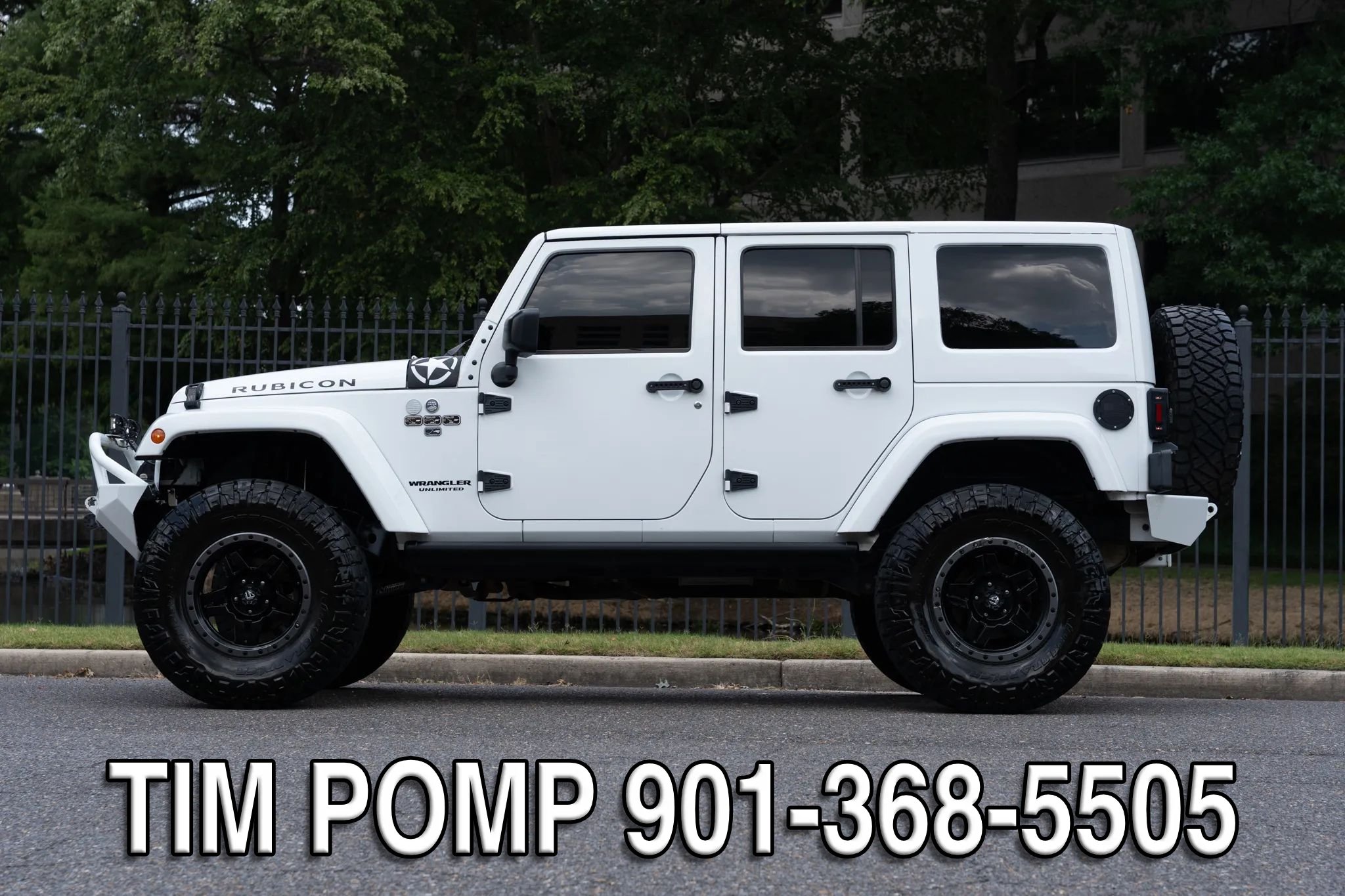 Used 2016 Jeep Wrangler Unlimited Rubicon w/ Connectivity Group AWD/4WD image 9