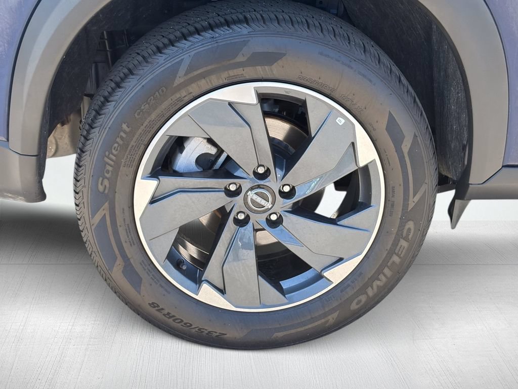 Used 2025 Nissan Rogue SV AWD/4WD image 14