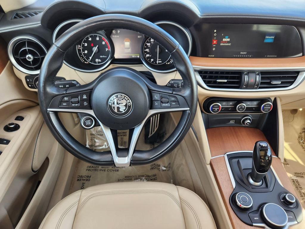 Used 2019 Alfa Romeo Stelvio Ti Lusso w/ Quick Order Package 22X Lusso image 2