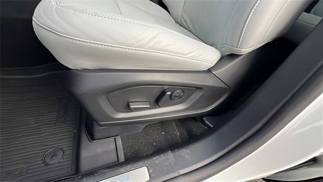 Used 2025 Ford Explorer Platinum w/ Ultimate Package image 23