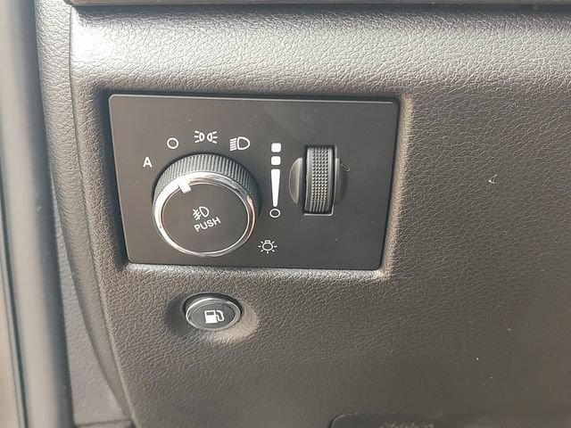 Used 2018 Jeep Grand Cherokee Laredo RWD image 21