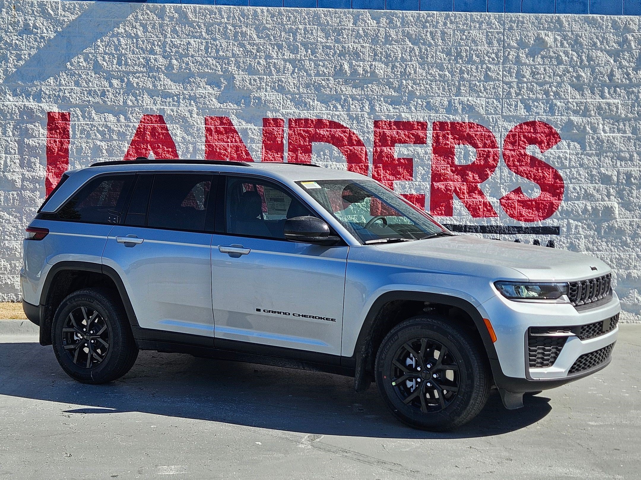 New 2026 Jeep Grand Cherokee Altitude