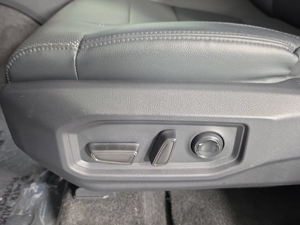 Used 2023 Toyota Tundra Limited AWD/4WD image 10