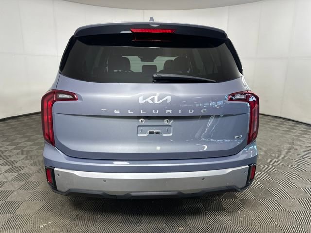 Used 2023 Kia Telluride LX image 4