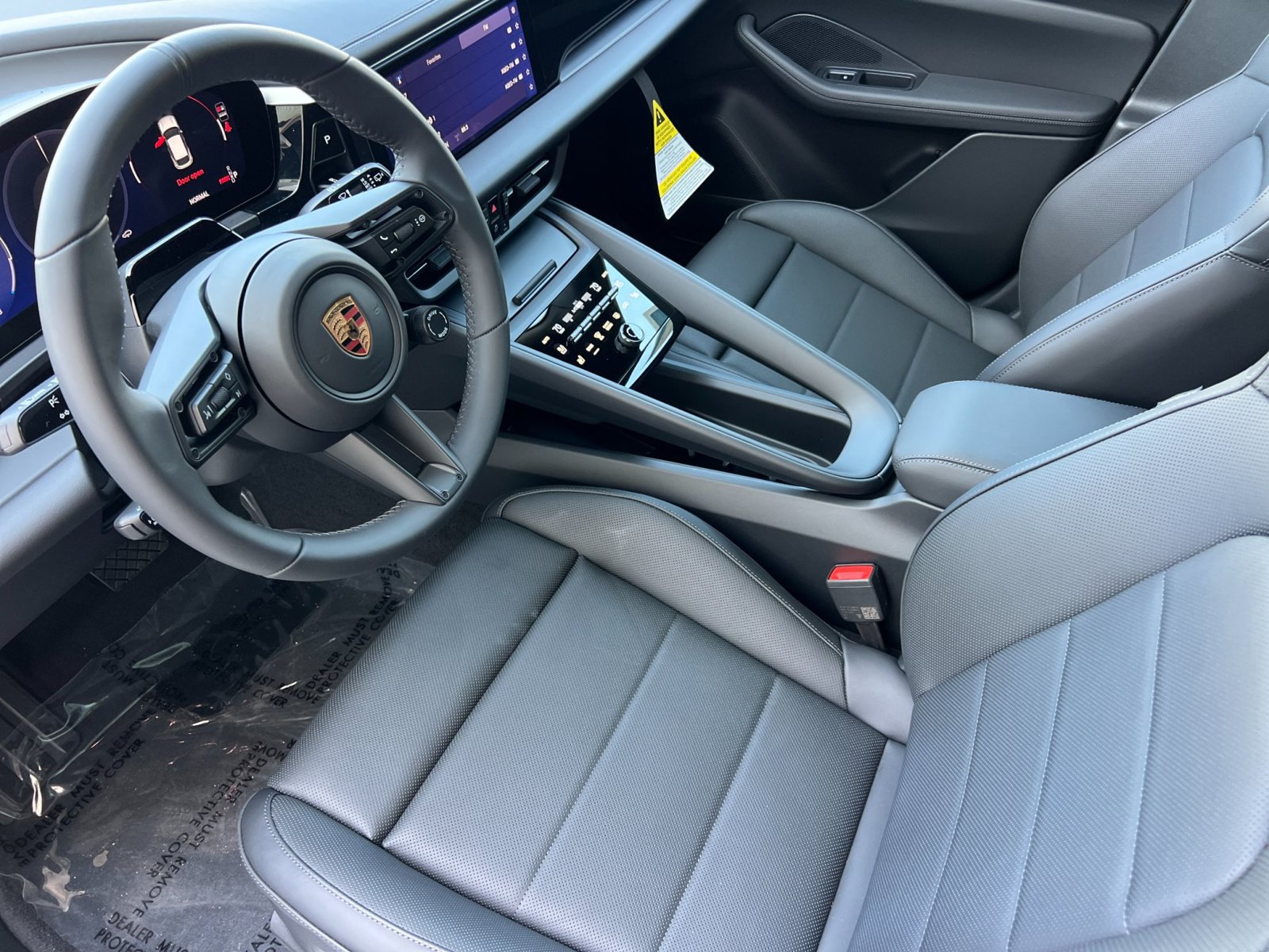 New 2026 Porsche Macan 4 Electric AWD/4WD image 4