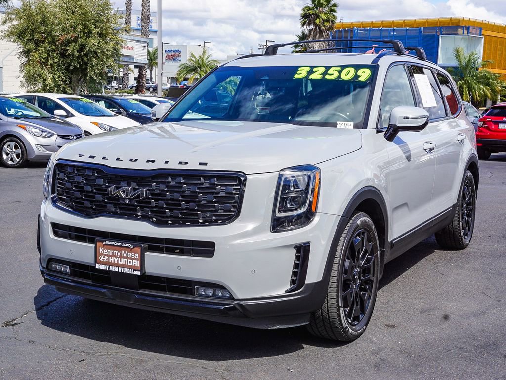 Used 2022 Kia Telluride SX w/ SX Prestige Package image 3