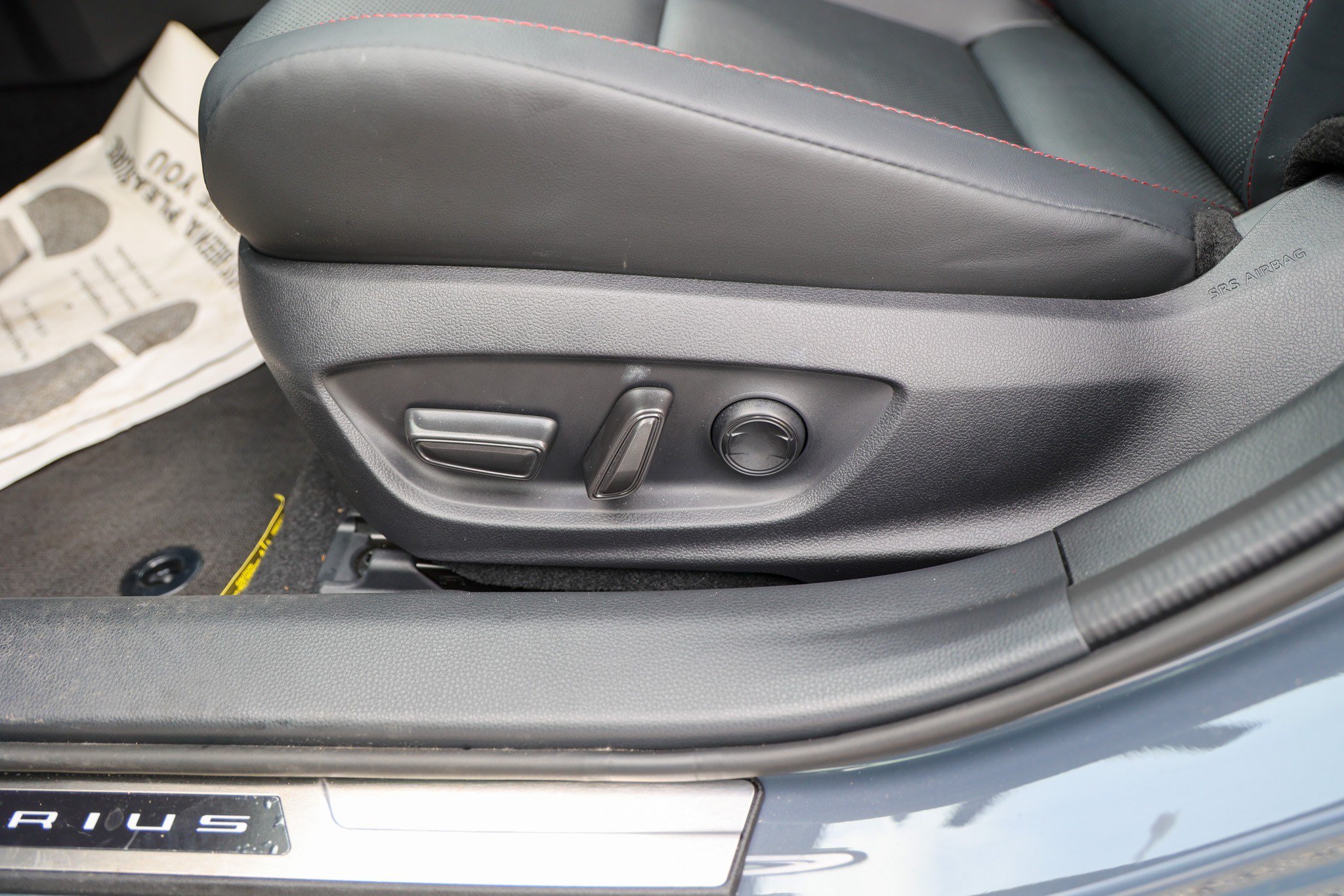 Certified 2026 Toyota Prius Plug-In Hybrid FWD image 30
