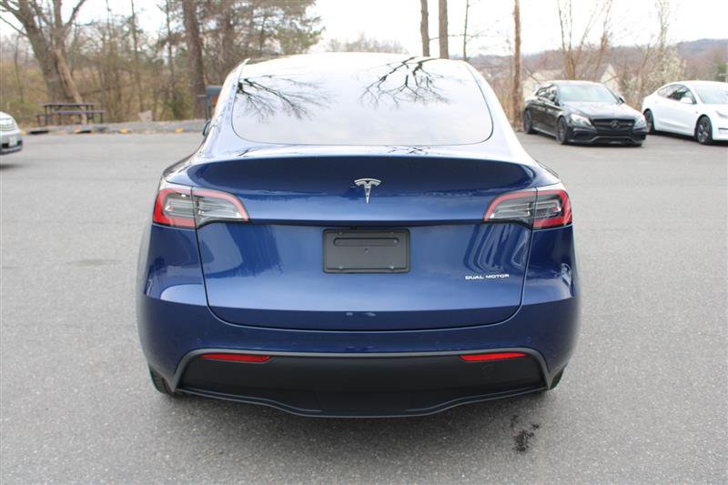 Used 2022 Tesla Model Y Long Range image 5