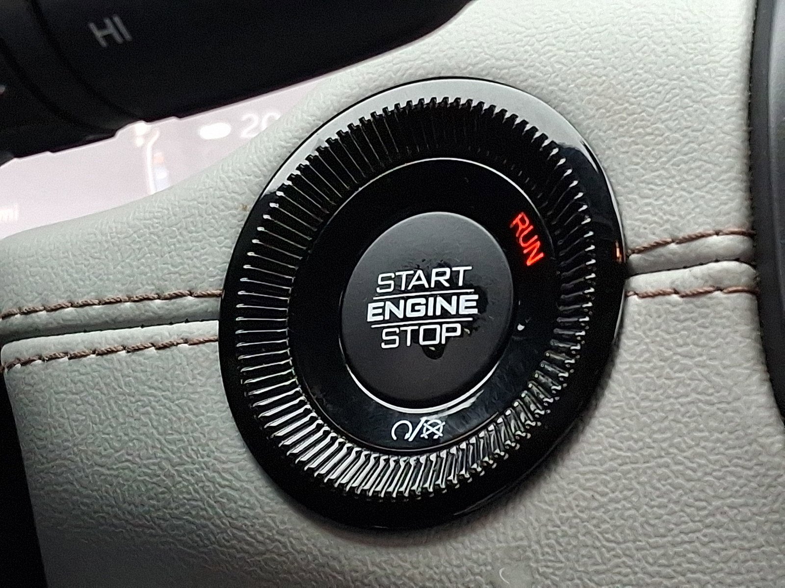 Used 2025 Jeep Compass Limited image 22