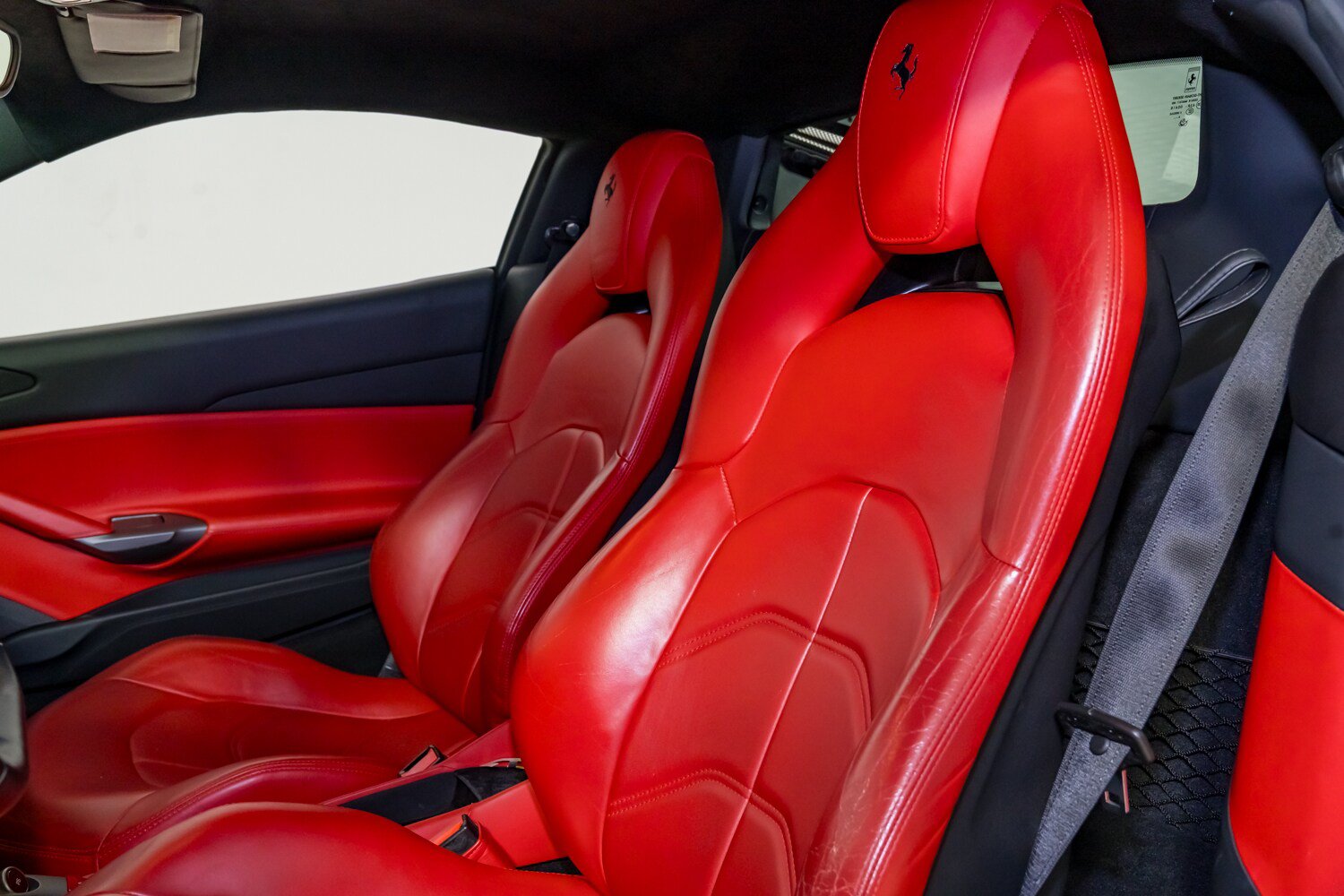 Used 2017 Ferrari 488 GTB RWD image 23