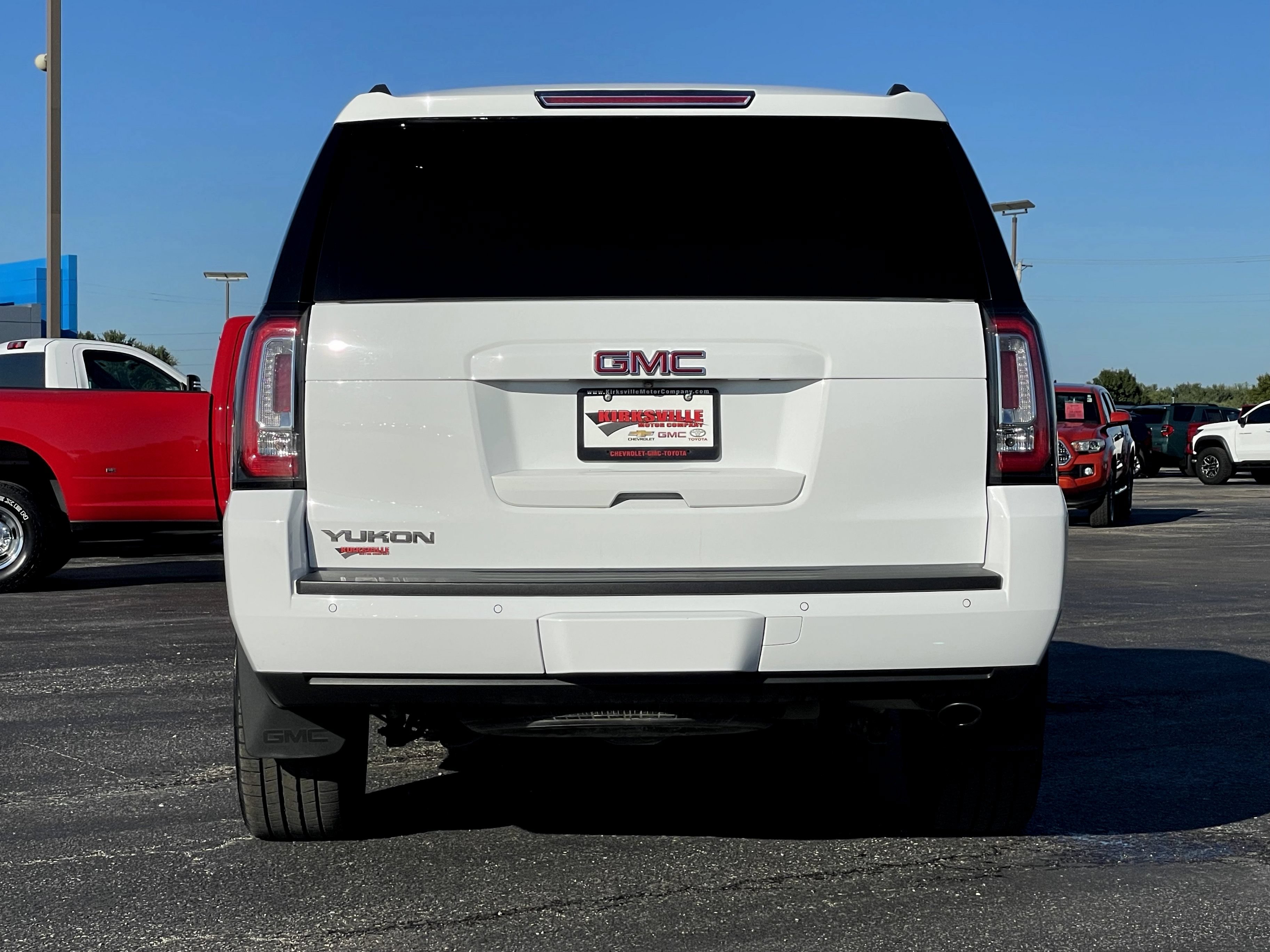 Certified 2019 GMC Yukon SLT w/ Premium Edition AWD/4WD image 5