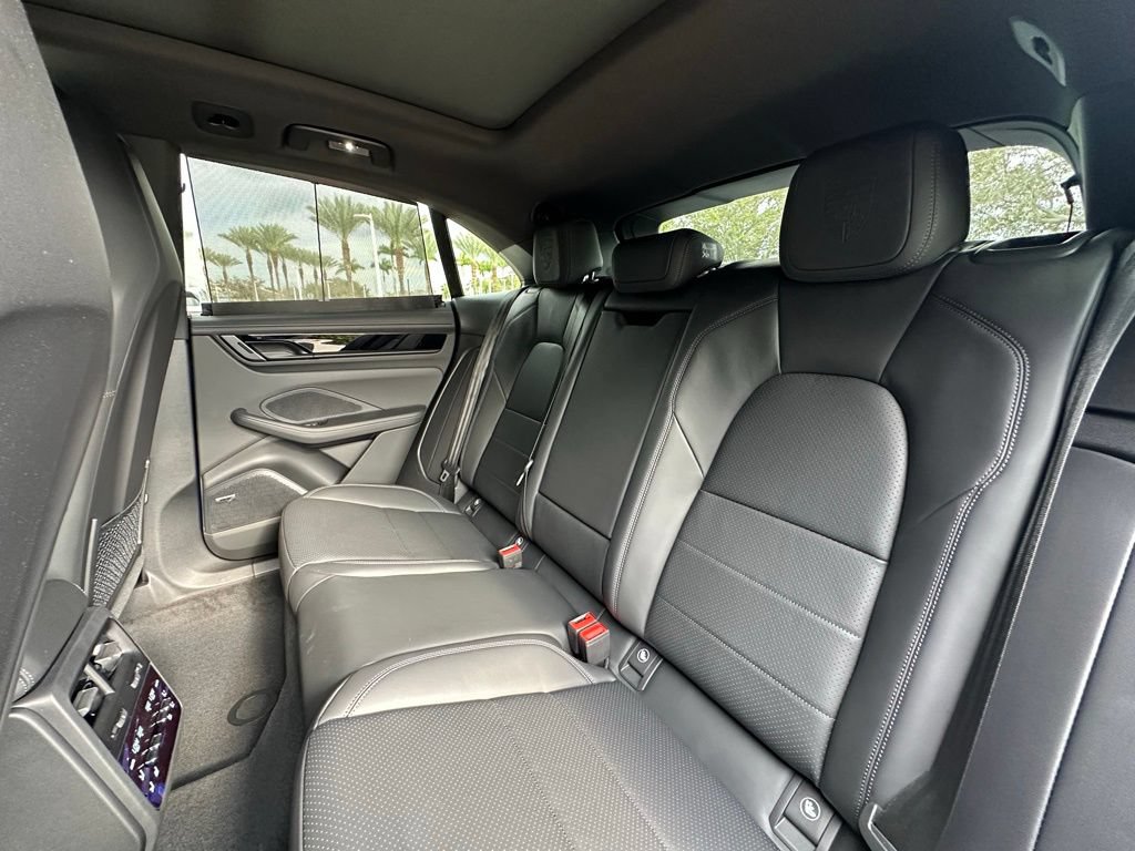Used 2026 Porsche Macan Electric RWD image 39