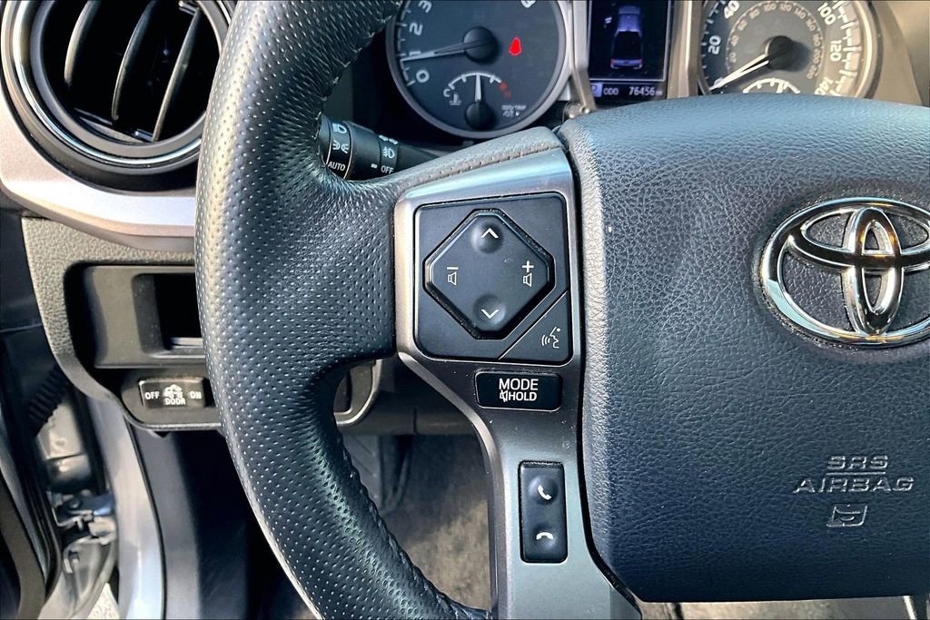 Used 2017 Toyota Tacoma Limited w/ Tow Package AWD/4WD image 26