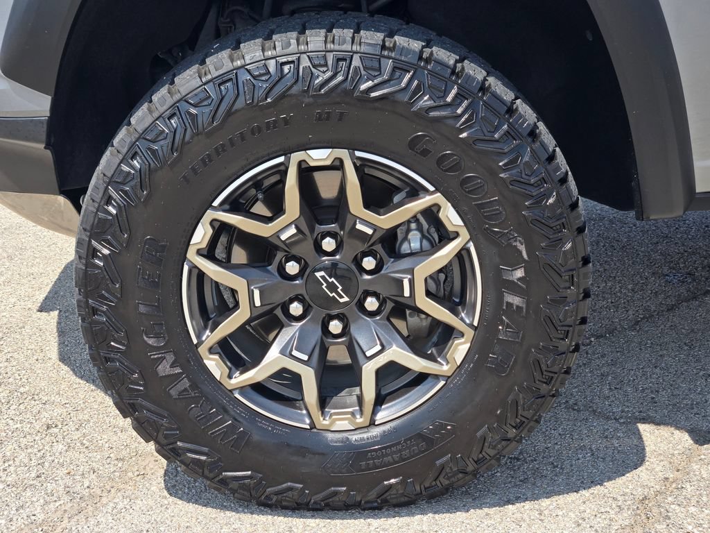 Certified 2024 Chevrolet Colorado ZR2 w/ ZR2 Convenience Package III AWD/4WD image 12