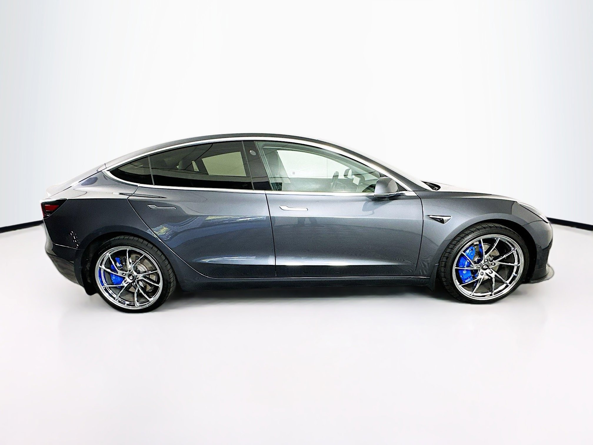 Used 2018 Tesla Model 3 Long Range RWD image 10