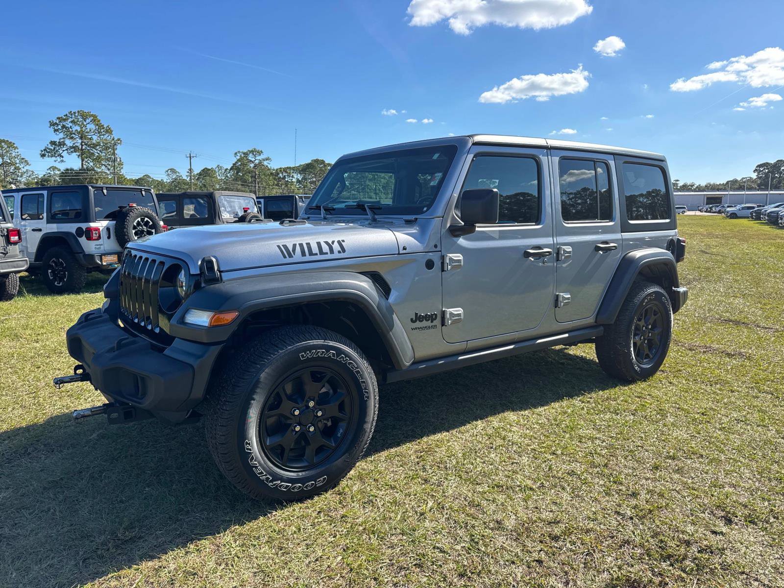 Used 2020 Jeep Wrangler Willys image 7
