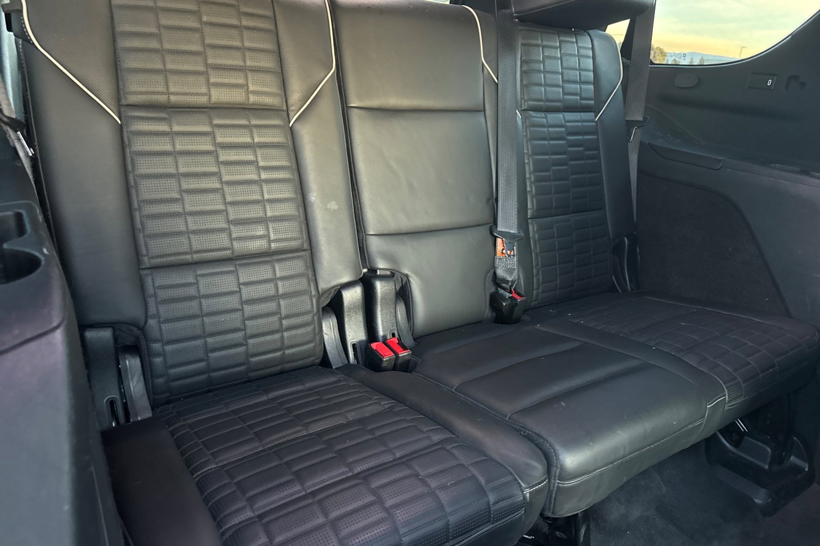 Used 2023 Cadillac Escalade Sport Platinum w/ LPO, ONYX Package image 17