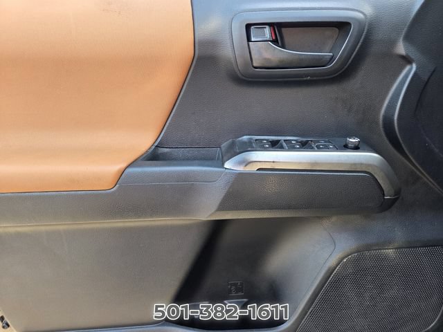 Used 2018 Toyota Tacoma SR5 RWD image 12
