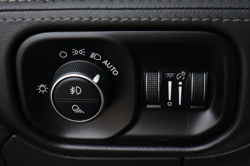 Used 2025 RAM 1500 Limited w/ Body Color Bumper Group image 23