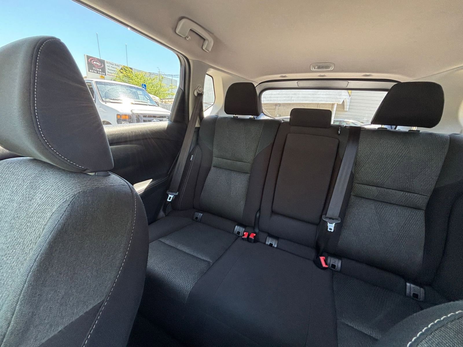 Used 2025 Nissan Rogue SV FWD image 41