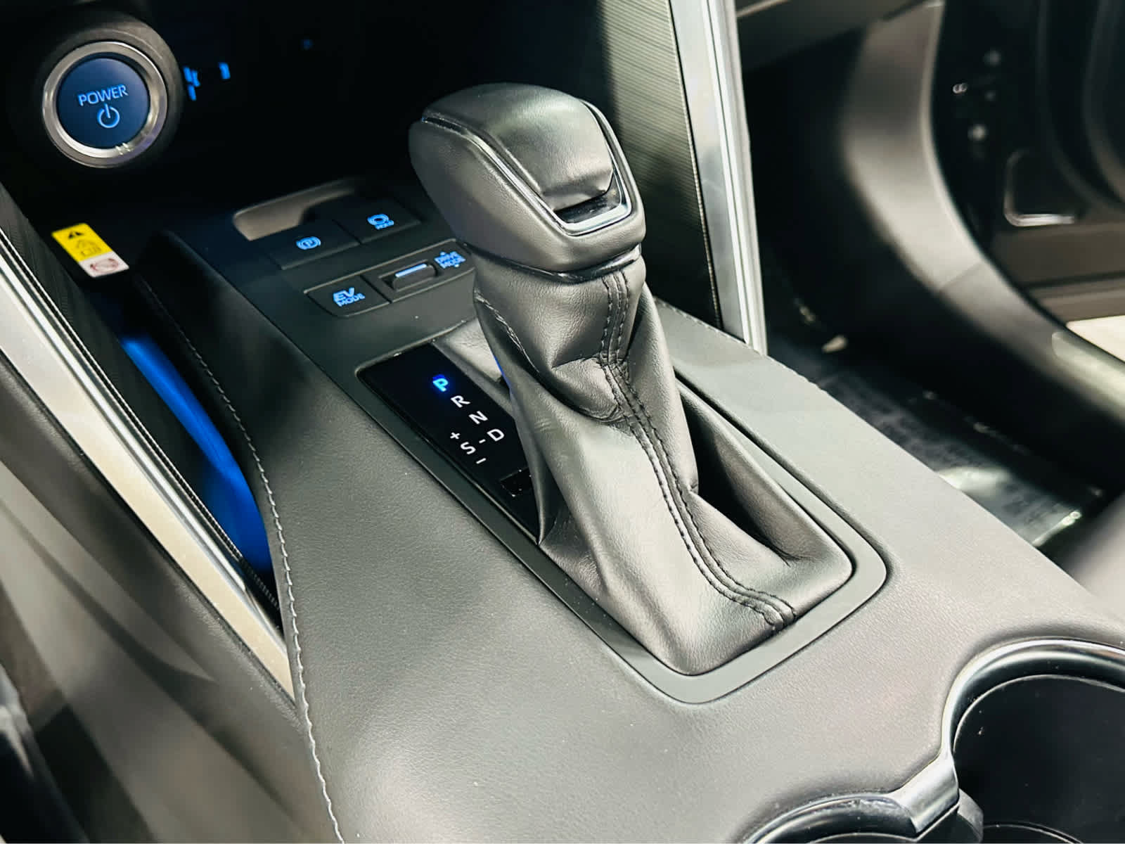 Certified 2022 Toyota Venza XLE AWD/4WD image 13