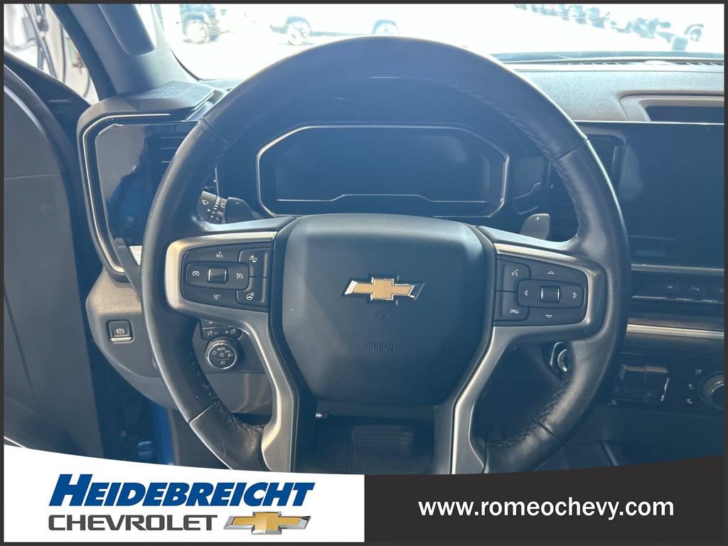 Certified 2022 Chevrolet Silverado 1500 LTZ w/ Technology Package AWD/4WD image 18